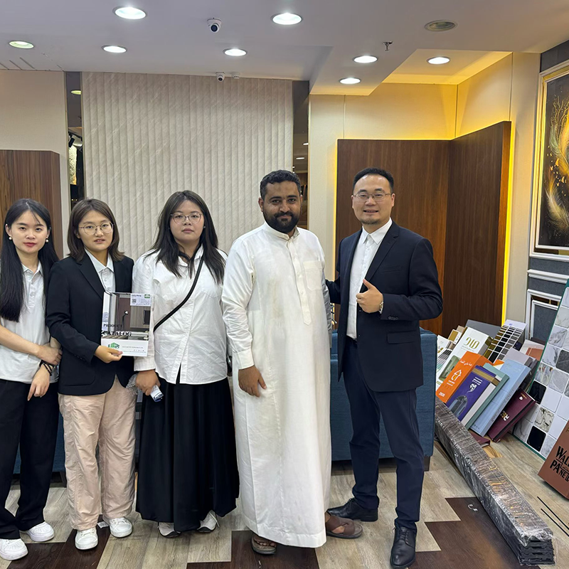 CUSTOMER'S SHOW ROOM